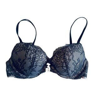 Victoria's Secret Bras, Very Sexy Push-Up. Padded. Lace. Size 32C.